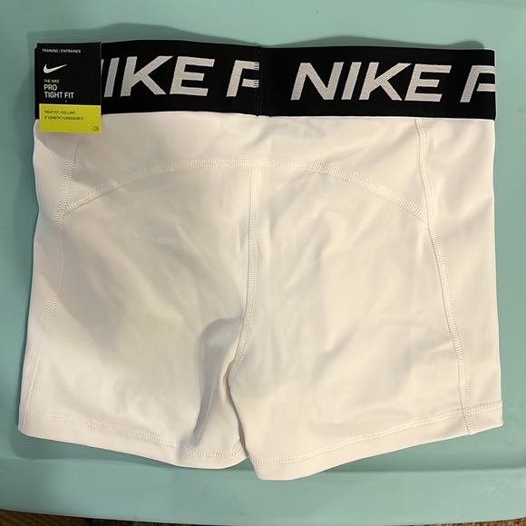 BRAND NEW WITH TAGS - Picture 2 of 3